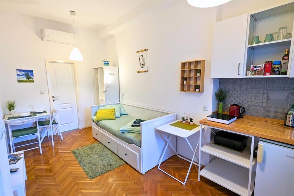 Cozy Ensuite Room In Zagreb Center מראה חיצוני תמונה